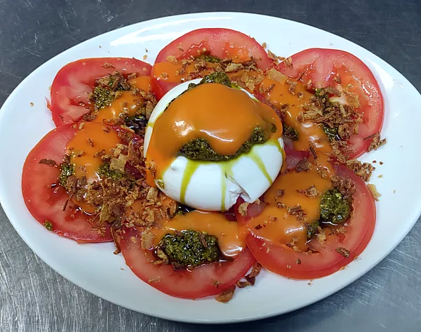 Ensalada de burrata con pesto